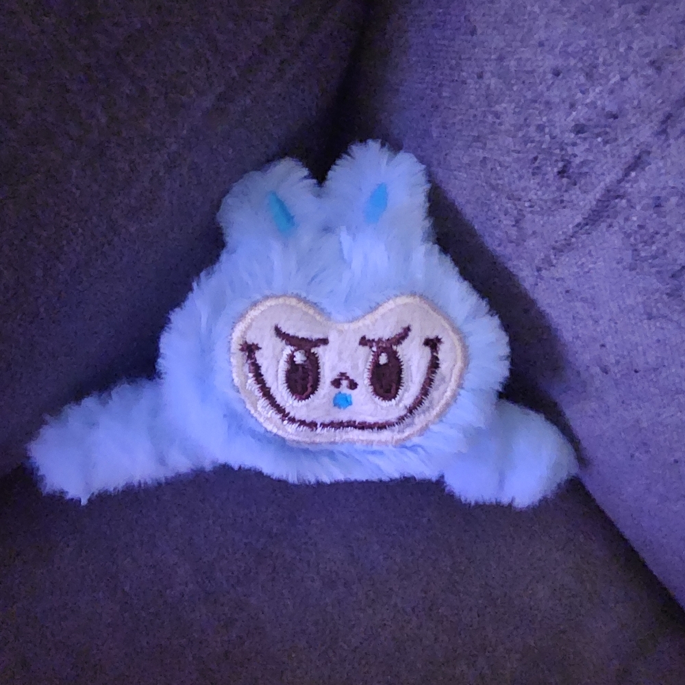 NWOT LABUBU INSPIRED FUZZY HAIR CLAW BLUE LAST ONE
